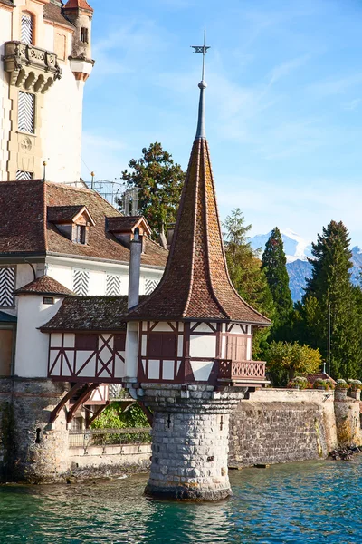 Oberhofen Zamek nad jeziorem Thun — Zdjęcie stockowe