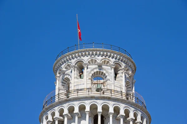 Parte superior de la torre inclinada de Pisa — Foto de Stock