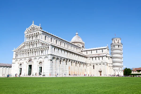 Famosa torre inclinada em Pisa — Fotografia de Stock