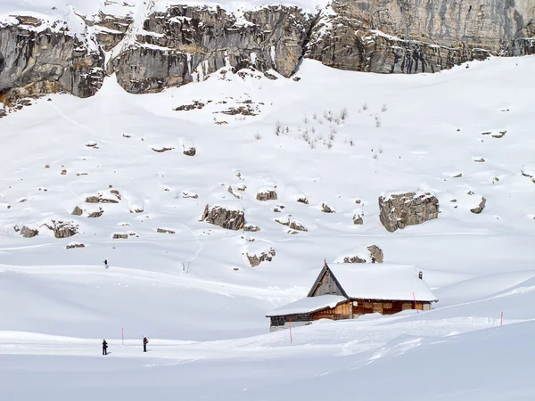 Paisaje invernal en el alp suizo —  Fotos de Stock