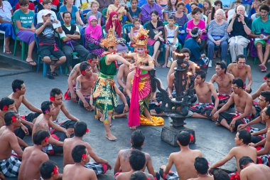 Bali dili Kecak dans Denpasar Bali gösterilen