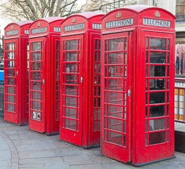 Londra 'da kırmızı telefon kulübeleri