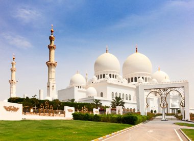Sheikh Zayed mosque in Abu Dhabi clipart