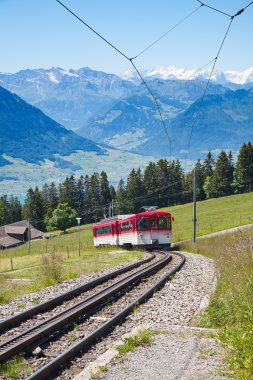 İsviçre Alp cog demiryolu tren