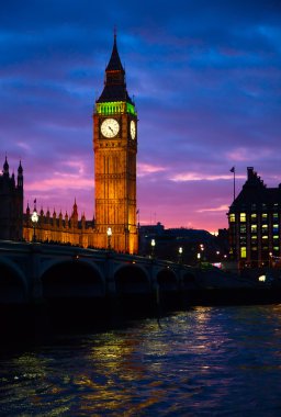 Londra 'daki Big Ben saat kulesi..