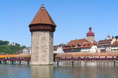 Luzern - Ortaçağ kenti Reuss Nehri üzerinde