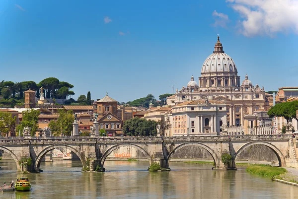 St. Peter's Basilica in Rome — Stock Photo, Image