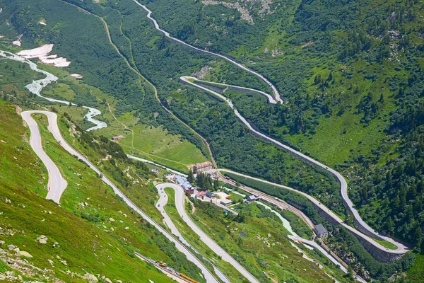 Motor manier door de Zwitserse Alpen — Stockfoto