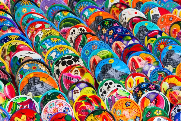 Colorida cerámica tradicional mexicana — Foto de Stock