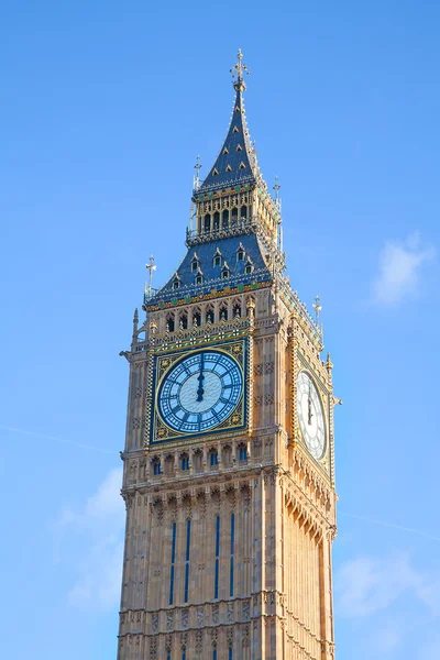 Big Ben wieża zegarowa w Londynie. — Zdjęcie stockowe