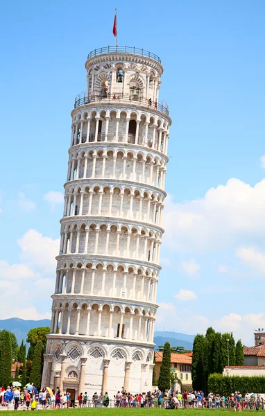 Lutande torn av pisa — Stockfoto