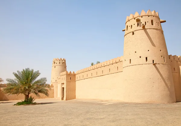 Forte Jahili famoso em oásis Al Ain — Fotografia de Stock