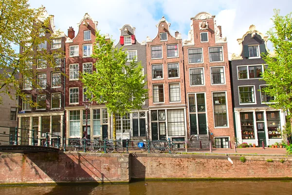 Traditional houses of the Amsterdam — Stock Photo, Image