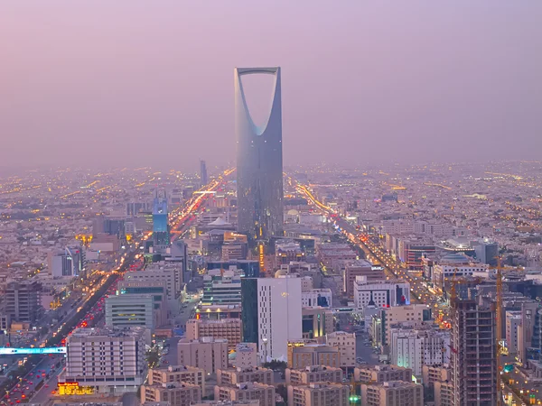 Kingdom tower in Riyadh, Saudi Arabia. — Stock Photo, Image