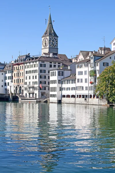 Limmat e iglesias de Zurich —  Fotos de Stock