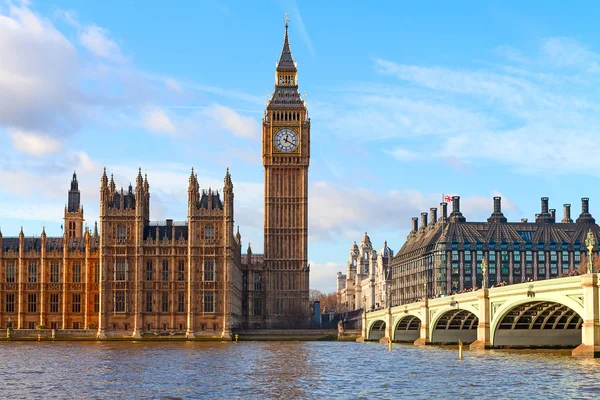 Big Ben ρολόι πύργος στο Λονδίνο. — Φωτογραφία Αρχείου
