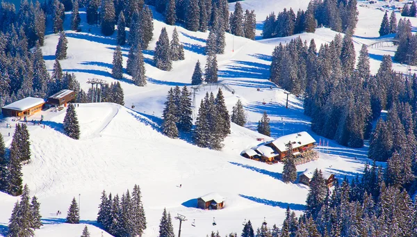 Invierno en los alpes suizos — Foto de Stock