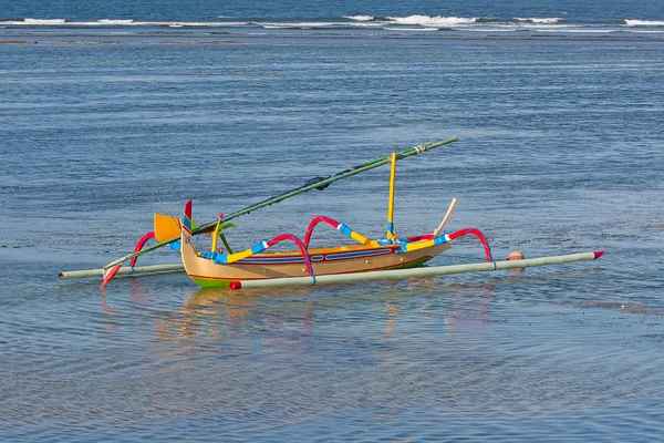 Barco tradicional balinés "libélula" — Foto de Stock