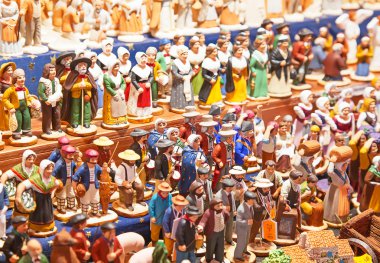 Renkli Noel süsleri