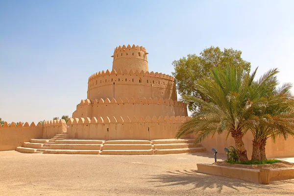 Fort de Jahili dans l'oasis d'Al Ain — Photo