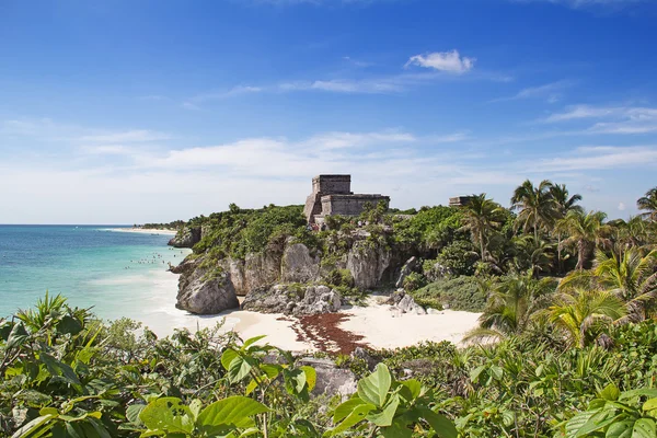 Ruinas de la fortaleza maya — Foto de Stock