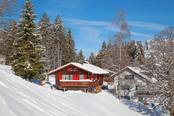 Zima w szwajcarskich Alpach — Zdjęcie stockowe