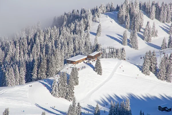 Invierno en los Alpes suizos — Foto de Stock