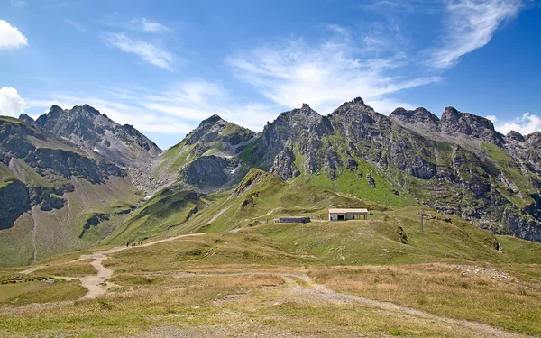 Pěší turistika ve švýcarských Alpách — Stock fotografie