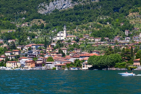 Cernobbio stad på Comosjön — Stockfoto