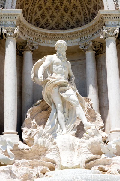 A fonte de Trevi em Roma, estátua Neptuno — Fotografia de Stock