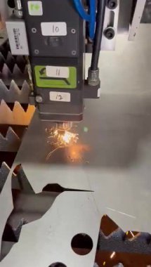 CNC lazer kesimi metal, modern endüstriyel teknoloji. Yüksek kaliteli görüntüler