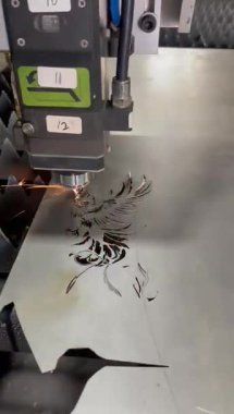 CNC lazer kesimi metal, modern endüstriyel teknoloji. Yüksek kaliteli görüntüler