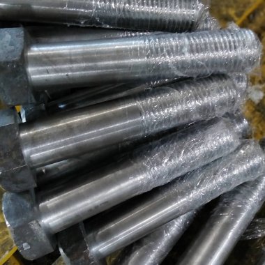 Metrik başlıklı cıvatalar ayarlandı. Yüksek kalite fotoğraf