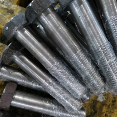 Metrik başlıklı cıvatalar ayarlandı. Yüksek kalite fotoğraf