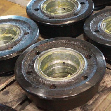 Bir tramvay tekerleği, raylar için bir vagon. Yüksek kalite fotoğraf