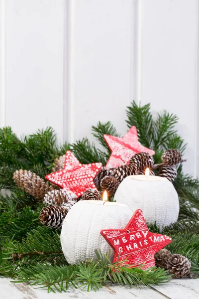 Decoración rústica de Navidad con ramas de abeto —  Fotos de Stock