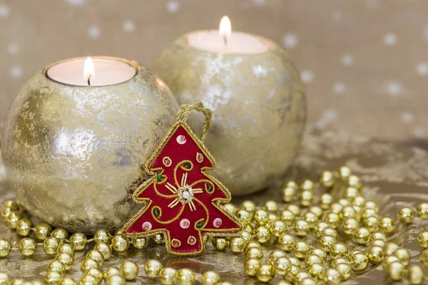 Εορταστική κόκκινο και χρυσό Χριστούγεννα Διακόσμηση — Φωτογραφία Αρχείου