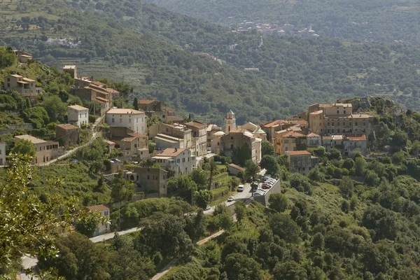 Bergdorf belgodere in der nebbio-region, Korsika, Frankreich — Stockfoto
