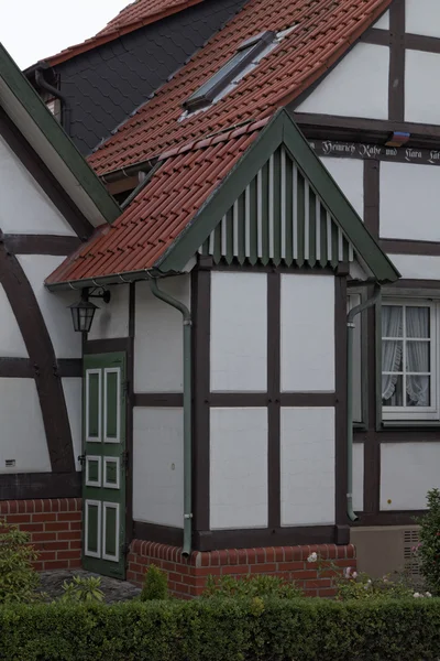 Bad Essen, casa in legno sulla strada di montagna, paese di Osnabrueck, Bassa Sassonia, Germania — Foto Stock
