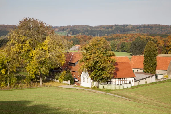 Fazenda em Borgloh, Osnabrueck Country, Baixa Saxônia, Alemanha — Fotografia de Stock