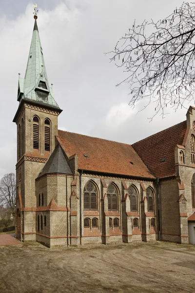 Luther církev v Georgsmarienhuette, Evangelická luteránská církev od 1877, novogotický kostel v Dolním Sasku, Německo — Stock fotografie