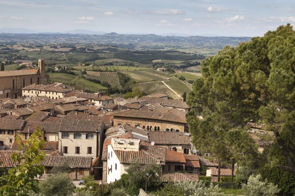 San Gimignano, uitzicht op het omliggende gebied, Toscane, Italië — Stockfoto