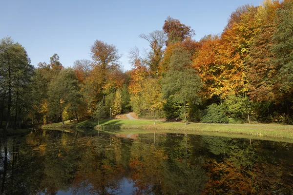 Pejzaż staw w jesieni, Bad Iburg, kraju Osnabrück, Dolna Saksonia, Niemcy — Zdjęcie stockowe
