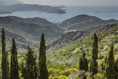 Dağ manzarası Cima del Monte yakınındaki Rio nell Elba Elba, Toskana, İtalya