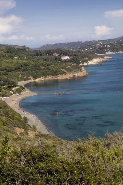 Línea costera cerca de Lacona, isla de Elba, Toscana, Italia —  Fotos de Stock
