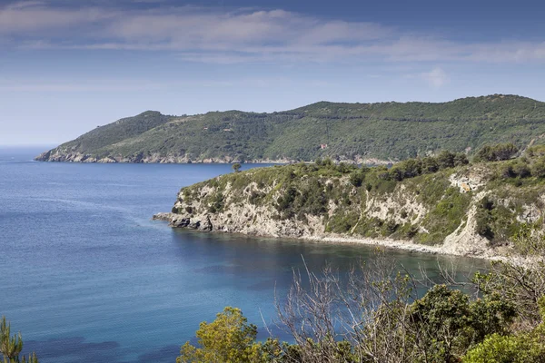 Línea costera cerca de Lacona, isla de Elba, Toscana, Italia — Foto de Stock