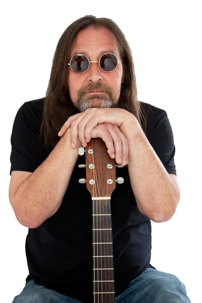 Retrato de homem segurando uma guitarra — Fotografia de Stock