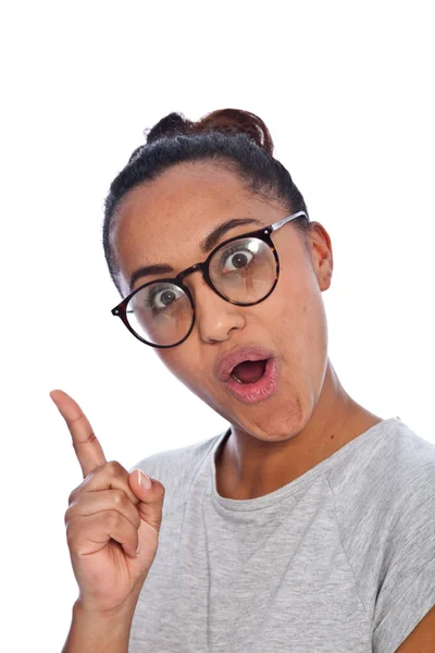 Divertida chica india con gafas levantando el dedo — Foto de Stock