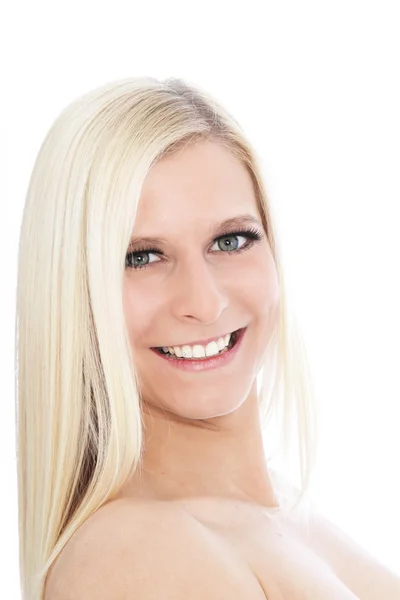 Portrét šťastné Blond ženy s odhalenými rameny — Stock fotografie