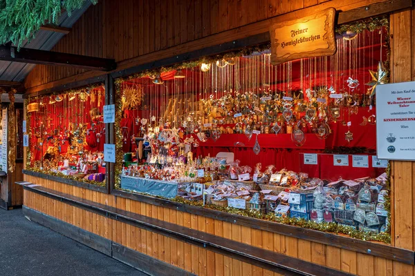 Vienna Austria Dicembre 2019 Chioschi Legno Sulla Vendita Regali Souvenir — Foto Stock